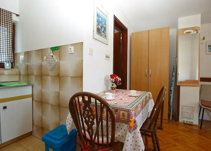 Marija 841 Πούλα