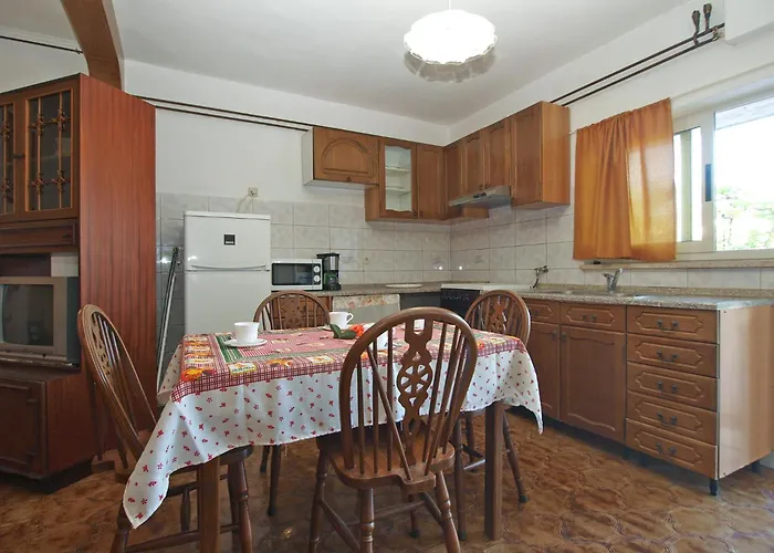 Marija 841 * Πούλα